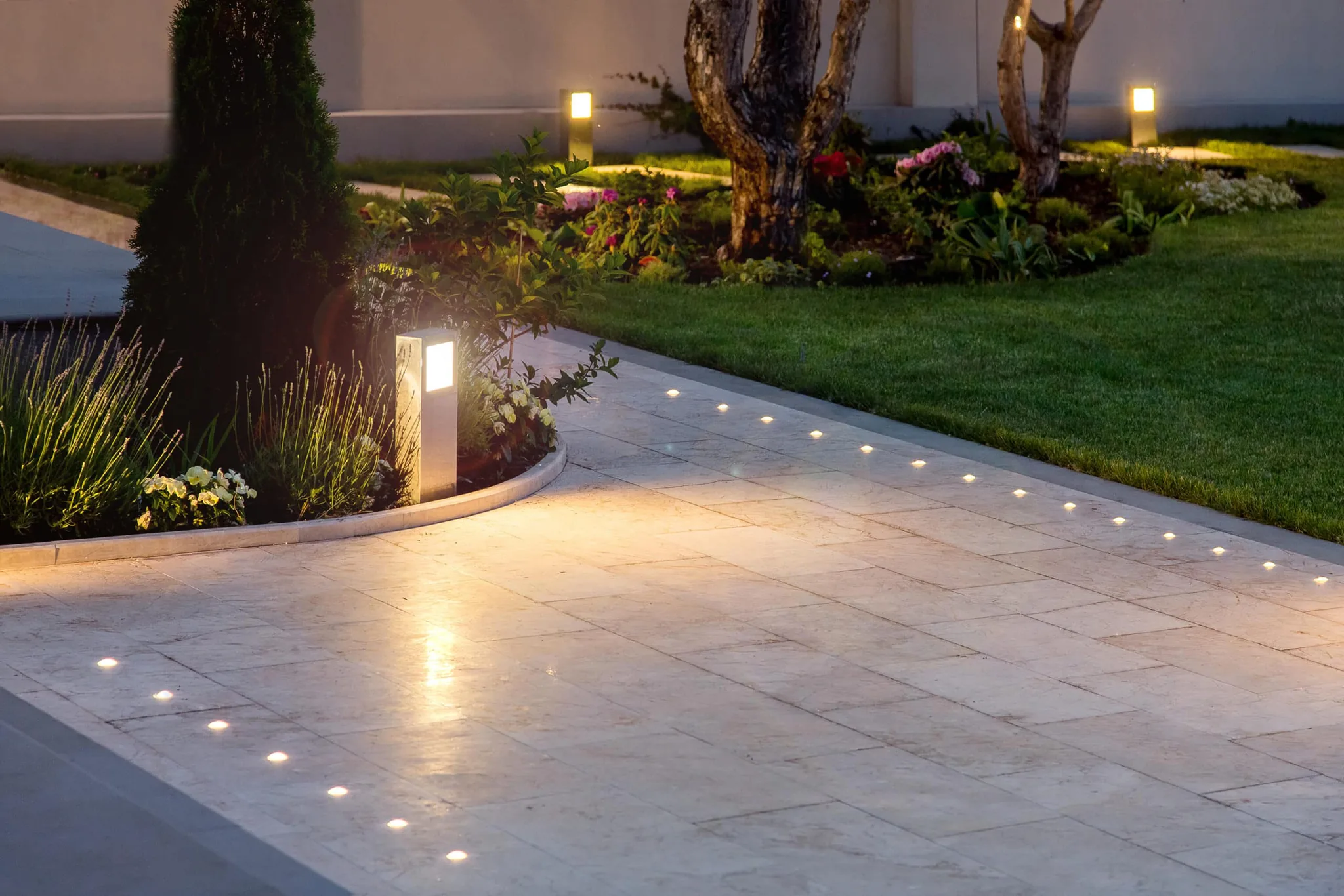 How Landscape Lighting Can Enhance Your Outdoor Living Experience